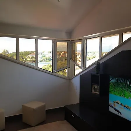 Seafront Apartment Pula