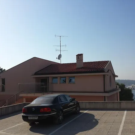 Seafront Апартаменти Пула